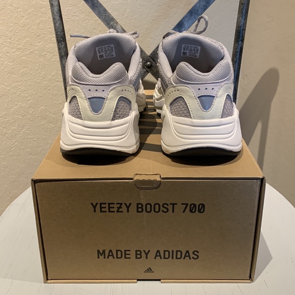 Men’s Barely Worn Adidas Yeezy Boost 700v2 Static size 10 with box - Picture 4 of 8
